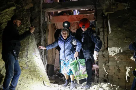 Russia hits Ukraine power grid as US supplies run late